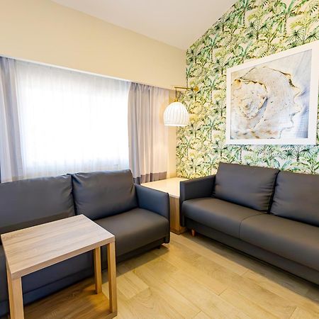 אוברו אלטו Grand Sirenis Punta Cana Resort & Aquagames מראה חיצוני תמונה A living room in a hotel