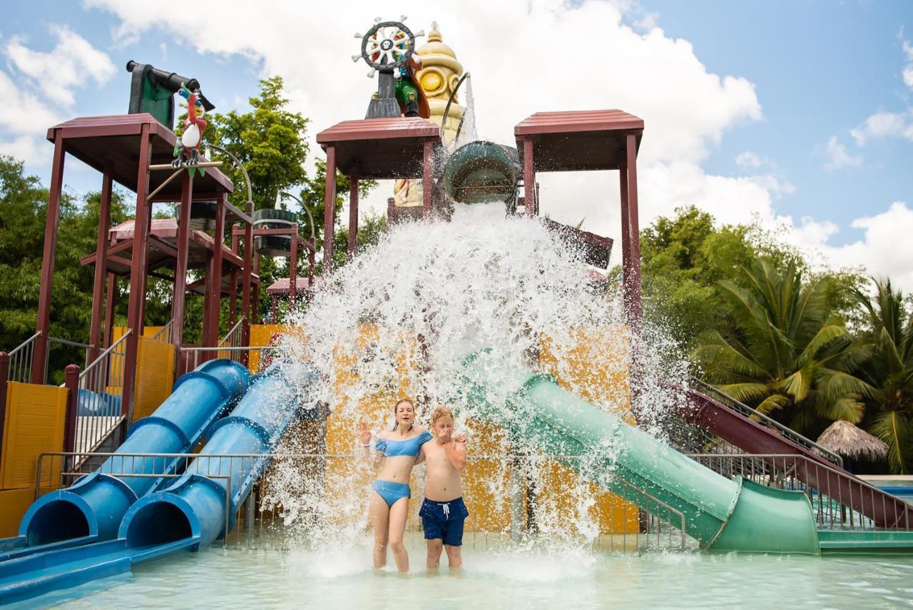 אוברו אלטו Grand Sirenis Punta Cana Resort & Aquagames מראה חיצוני תמונה Splash Jungle Water Park