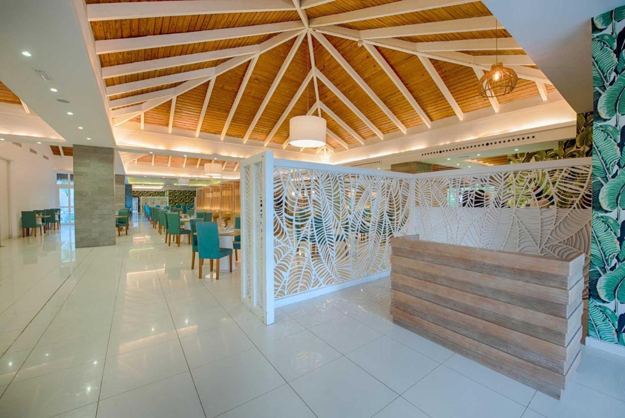 אוברו אלטו Grand Sirenis Punta Cana Resort & Aquagames מראה חיצוני תמונה The interior of the airport