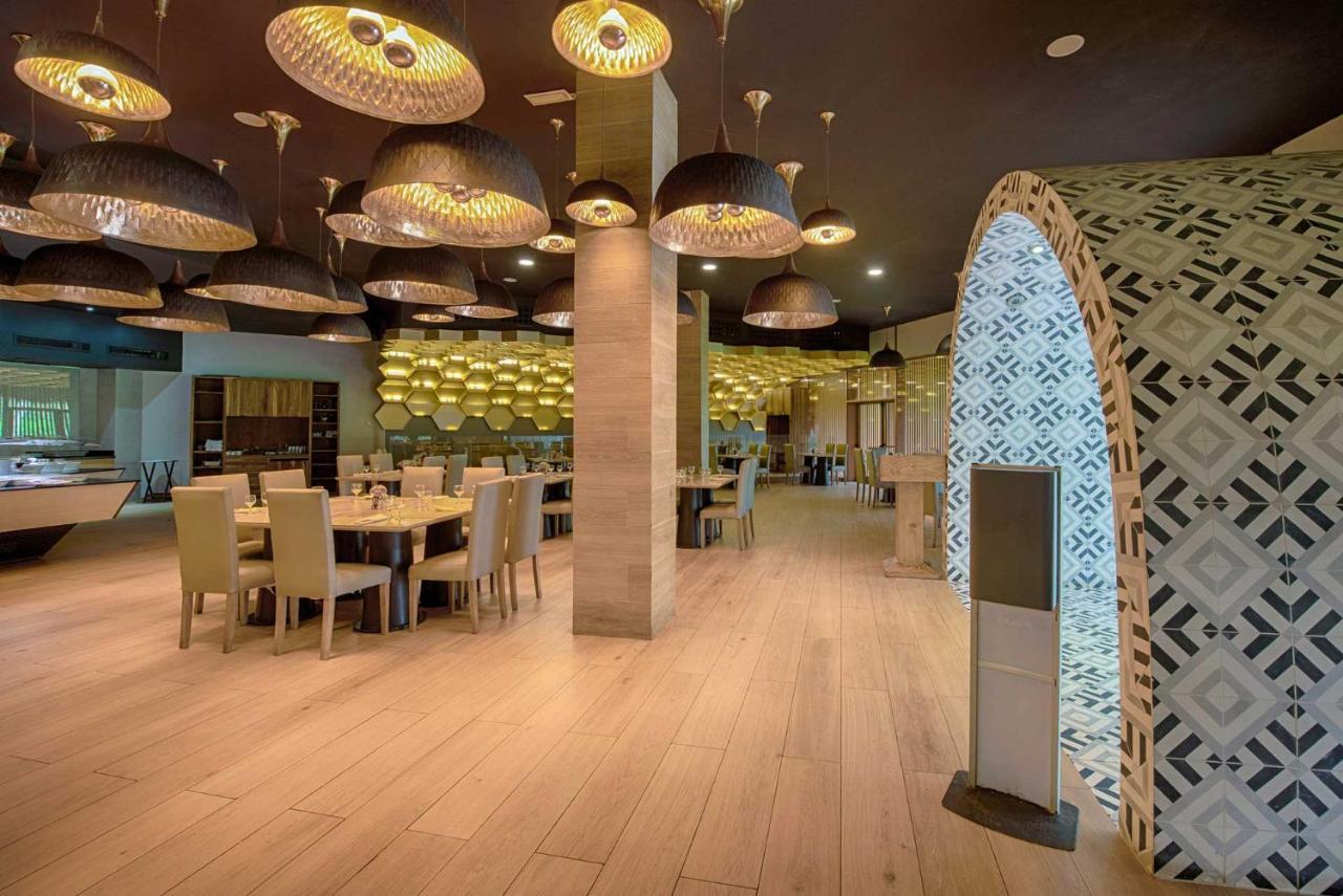 אוברו אלטו Grand Sirenis Punta Cana Resort & Aquagames מראה חיצוני תמונה The interior of the restaurant
