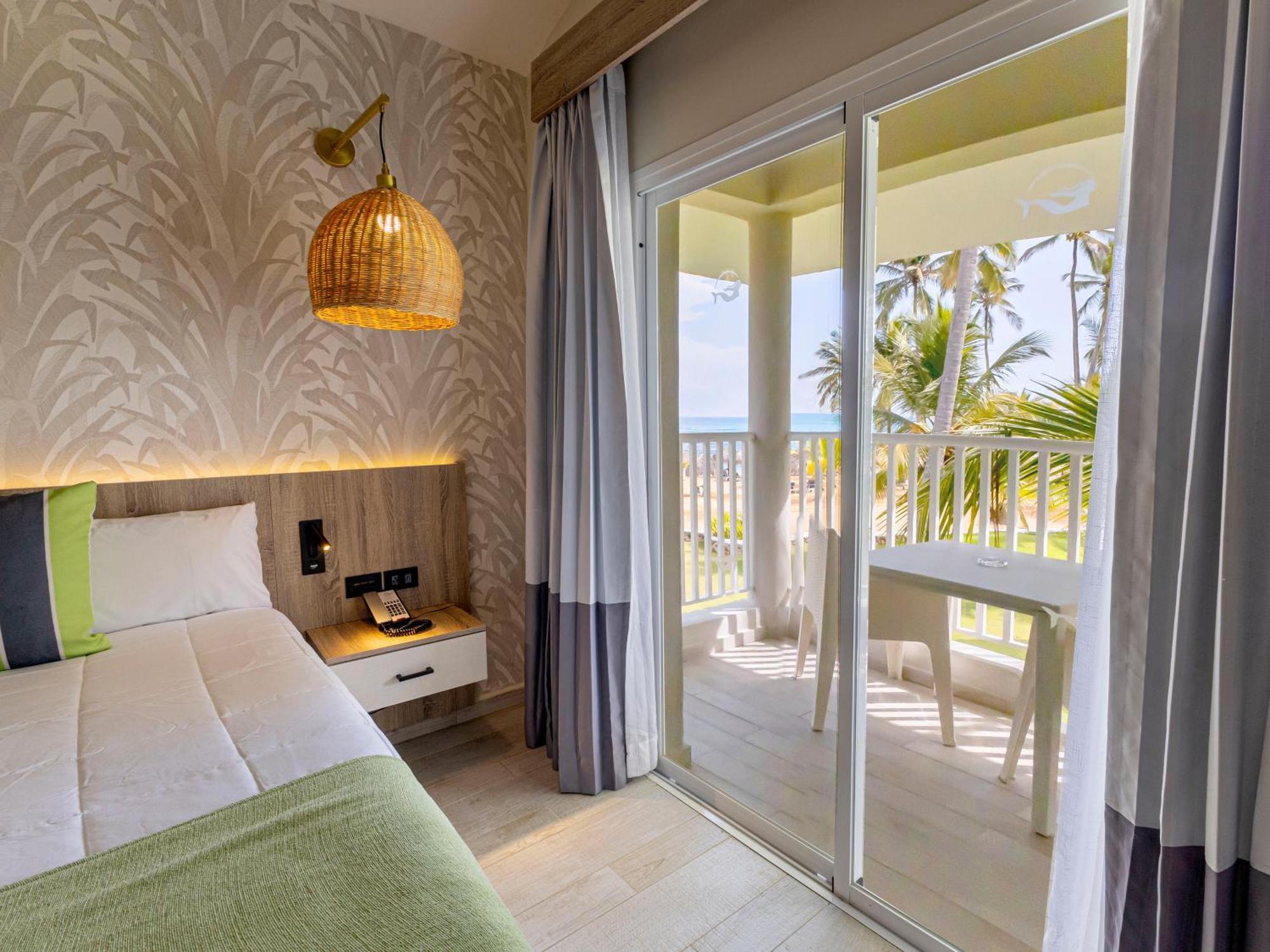 אוברו אלטו Grand Sirenis Punta Cana Resort & Aquagames מראה חיצוני תמונה A room at the Iberostar Grand Hotel Bávaro